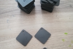 elment frzezowany z PCV czarnego o gr. 3mm.