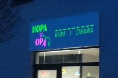 kaseton dibond montaż
