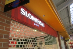 kaseton z litermai przestrzennymi podświetlany slominski