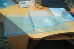 stojak schodkowy z plexi