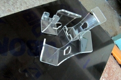 stojaki uchwyty plexi